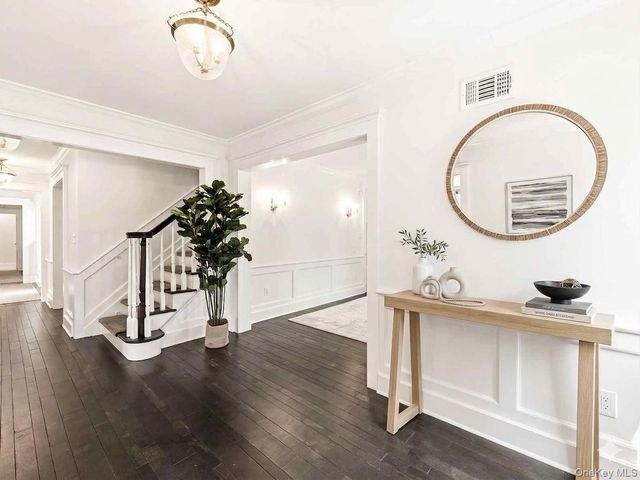 278 Stewart Avenue, Garden City, NY 11530