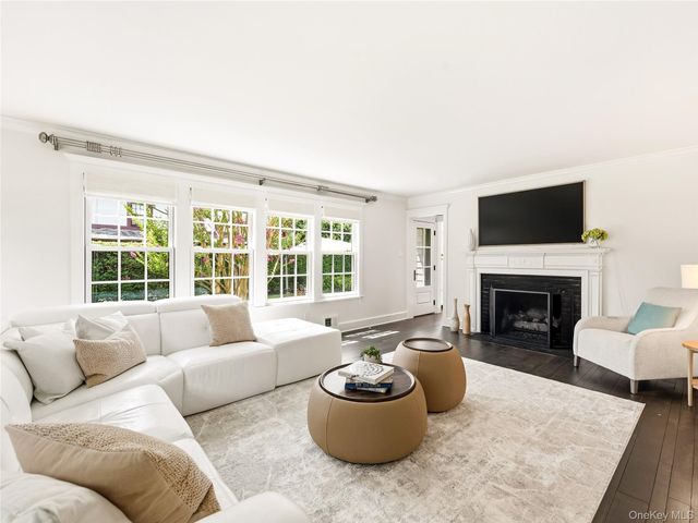278 Stewart Avenue, Garden City, NY 11530