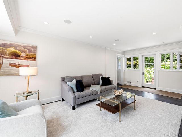278 Stewart Avenue, Garden City, NY 11530