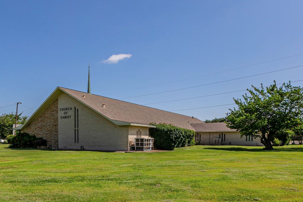 1038 Freetown Road, Grand Prairie, TX 75051
