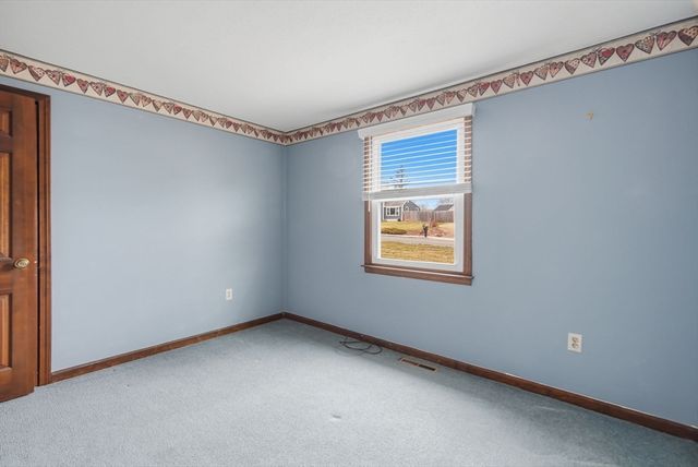 79 Porter Rd, East Longmeadow, MA 01028