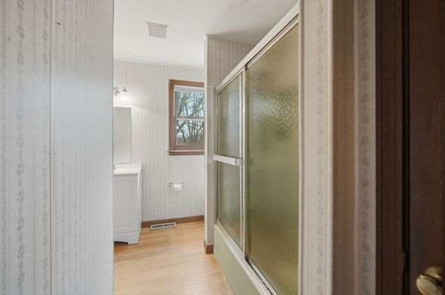 79 Porter Rd, East Longmeadow, MA 01028