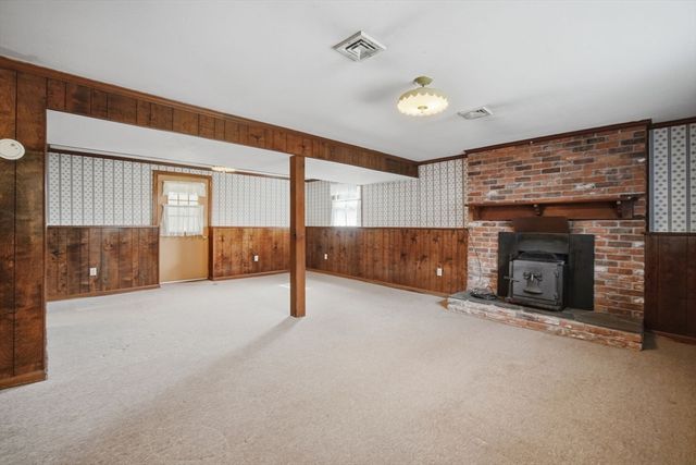 79 Porter Rd, East Longmeadow, MA 01028