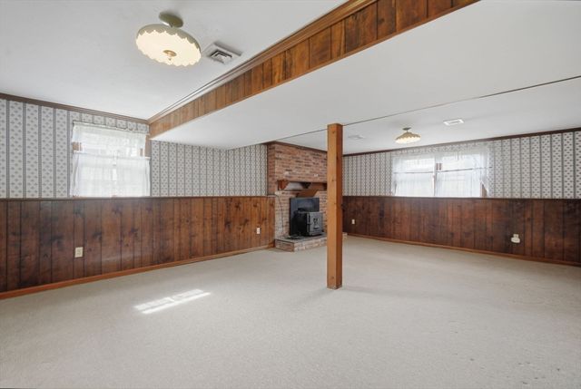 79 Porter Rd, East Longmeadow, MA 01028