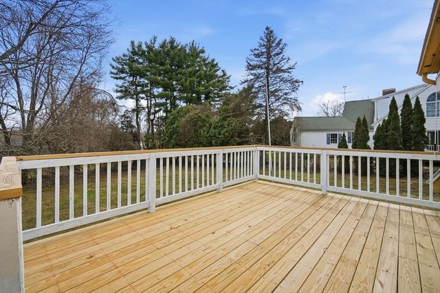 79 Porter Rd, East Longmeadow, MA 01028