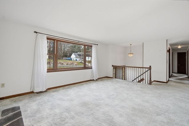 79 Porter Rd, East Longmeadow, MA 01028