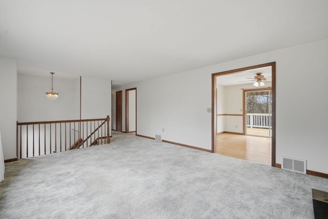 79 Porter Rd, East Longmeadow, MA 01028