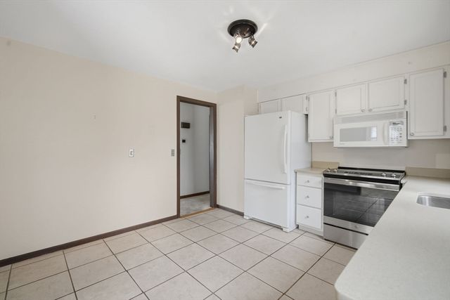 79 Porter Rd, East Longmeadow, MA 01028