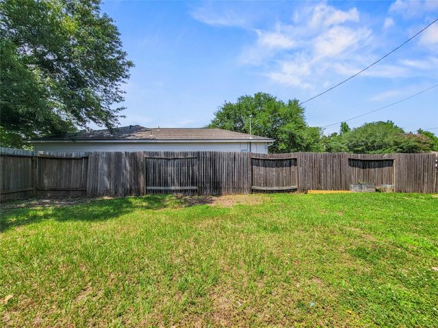 16393 Many Trees Lane, Conroe, TX 77302