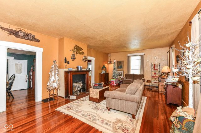 303 Walnut Street, Greenfield, IN 46140