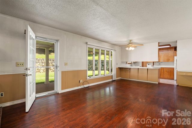 62 W Haywood Drive, Canton, NC 28716