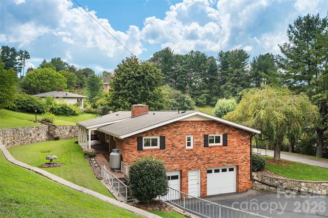 62 W Haywood Drive, Canton, NC 28716