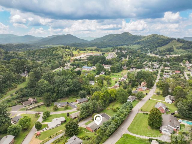 62 W Haywood Drive, Canton, NC 28716