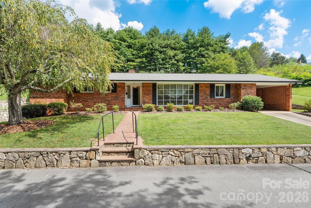 62 W Haywood Drive, Canton, NC 28716