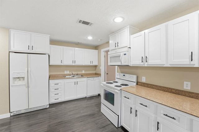 11120 Magnolia Drive, Plantersville, TX 77363