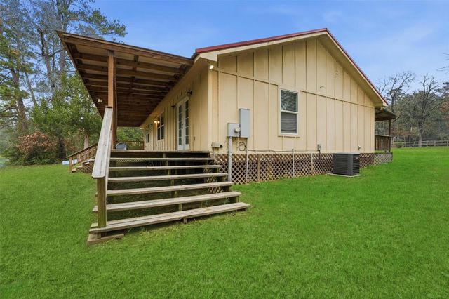 11120 Magnolia Drive, Plantersville, TX 77363