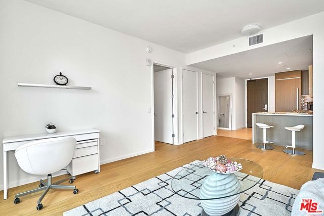 889 Francisco Street 1001, Los Angeles, CA 90017