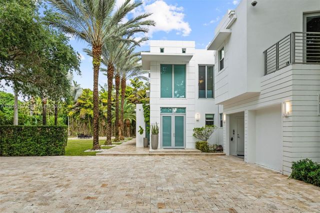 3917 S Le Jeune Rd -, Miami, FL 33146