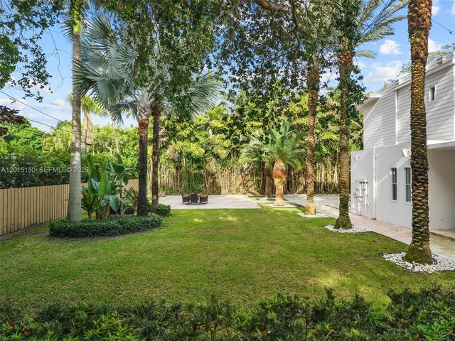 3917 S Le Jeune Rd -, Miami, FL 33146