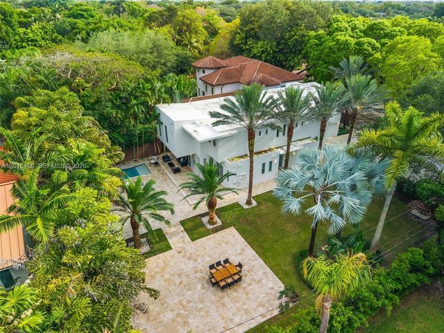 3917 S Le Jeune Rd -, Miami, FL 33146