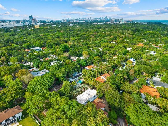 3917 S Le Jeune Rd -, Miami, FL 33146