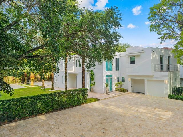 3917 S Le Jeune Rd -, Miami, FL 33146