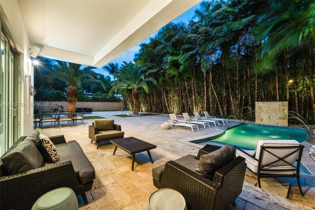 3917 S Le Jeune Rd -, Miami, FL 33146