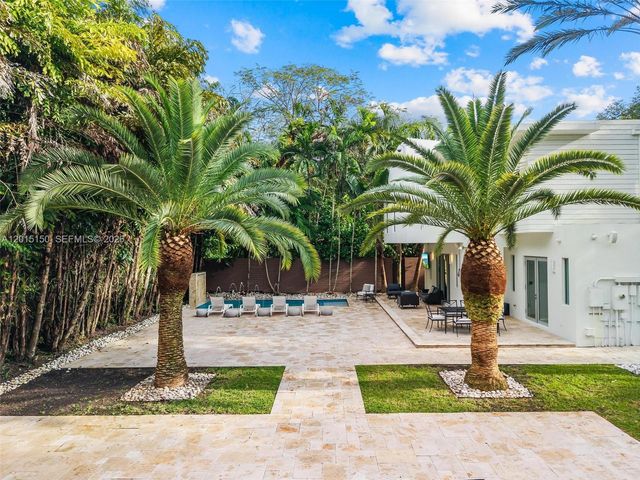 3917 S Le Jeune Rd -, Miami, FL 33146
