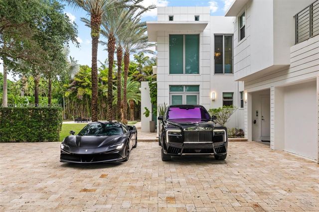 3917 S Le Jeune Rd -, Miami, FL 33146