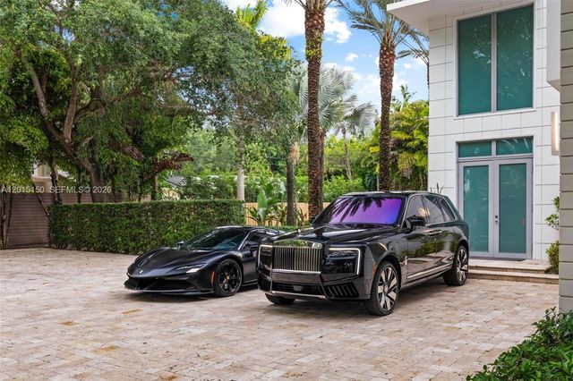 3917 S Le Jeune Rd -, Miami, FL 33146