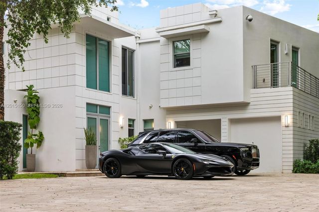3917 S Le Jeune Rd -, Miami, FL 33146
