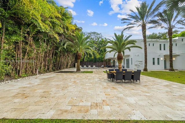 3917 S Le Jeune Rd -, Miami, FL 33146