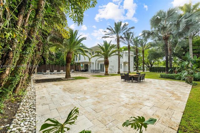 3917 S Le Jeune Rd -, Miami, FL 33146