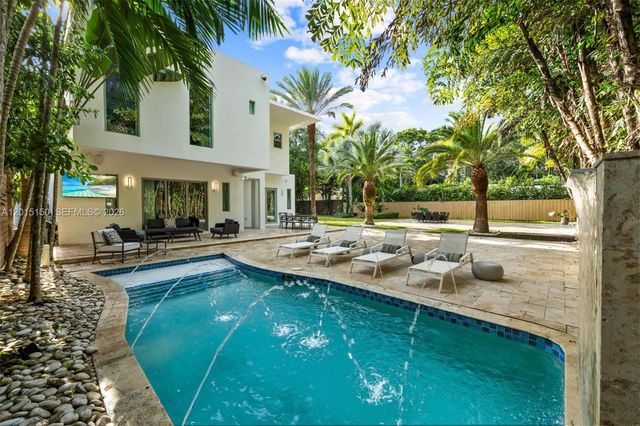 3917 S Le Jeune Rd -, Miami, FL 33146