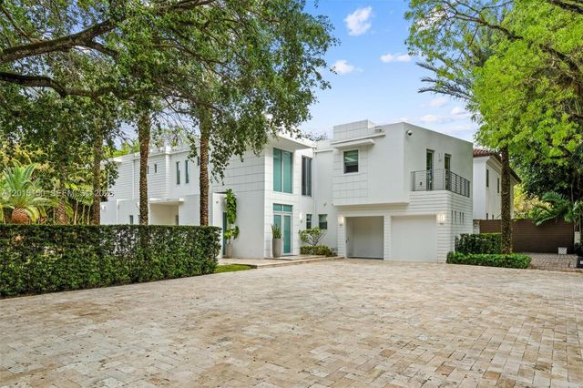 3917 S Le Jeune Rd -, Miami, FL 33146