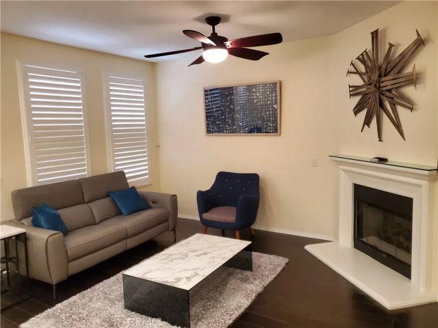 114 Chantilly, Irvine, CA 92620