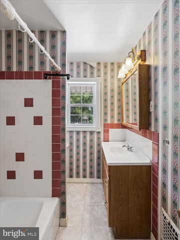 2455 ARDSLEY AVE, Glenside, PA 19038