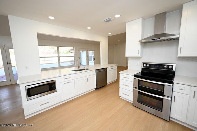 4632 CORRIENTES Circle N, Jacksonville, FL 32217