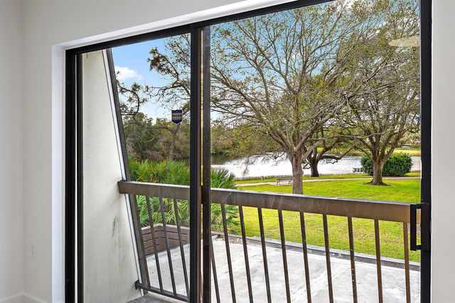 506 5th Terrace, Palm Beach Gardens, FL 33418