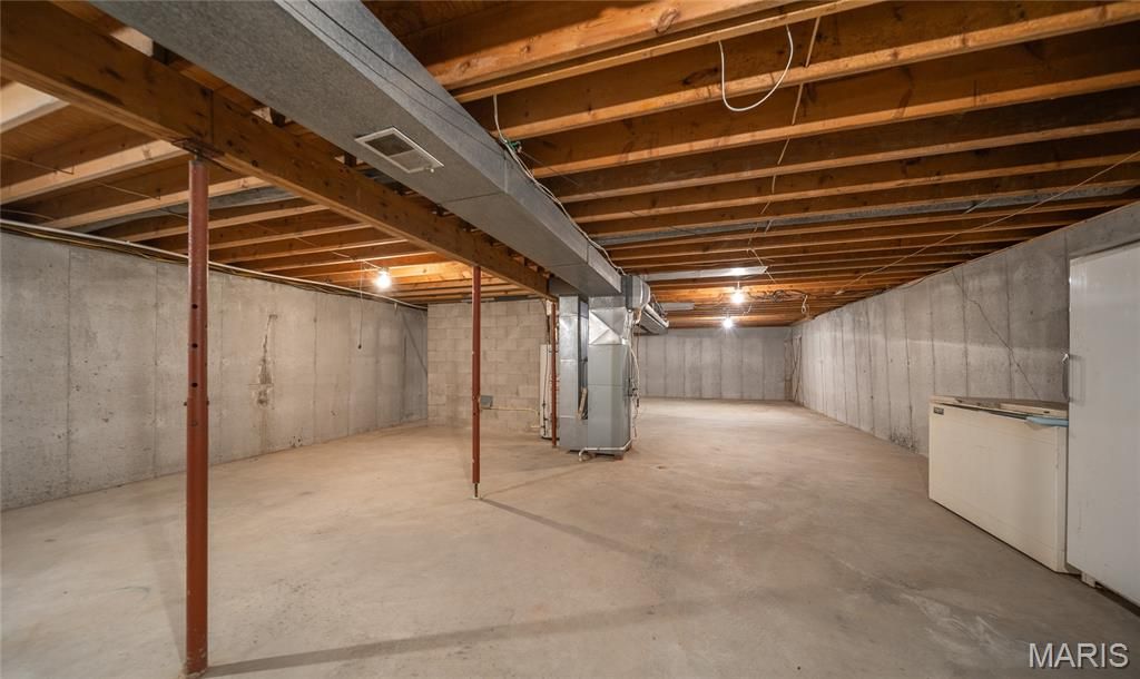 Image 23 of property listing at 18435 Old Highway 67, Jerseyville, IL 62052