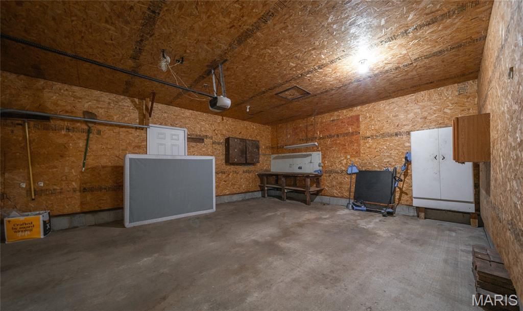 Image 26 of property listing at 18435 Old Highway 67, Jerseyville, IL 62052