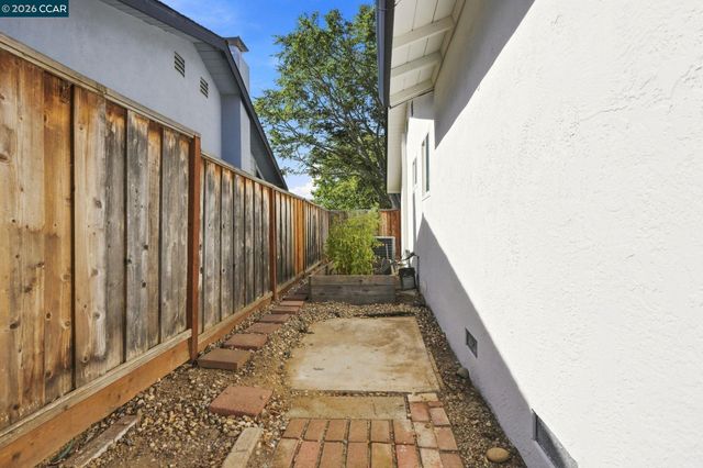 746 Leland Way, Livermore, CA 94550