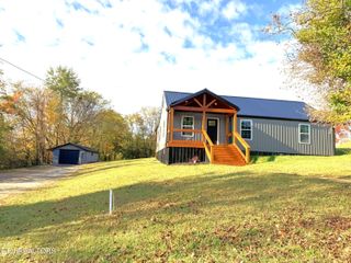 2840 Spruce Hill Rd, Louisville, TN 37777