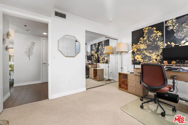 5818 Whitsett Avenue 402, Valley Village, CA 91607