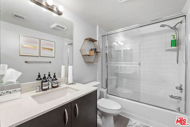 5818 Whitsett Avenue 402, Valley Village, CA 91607
