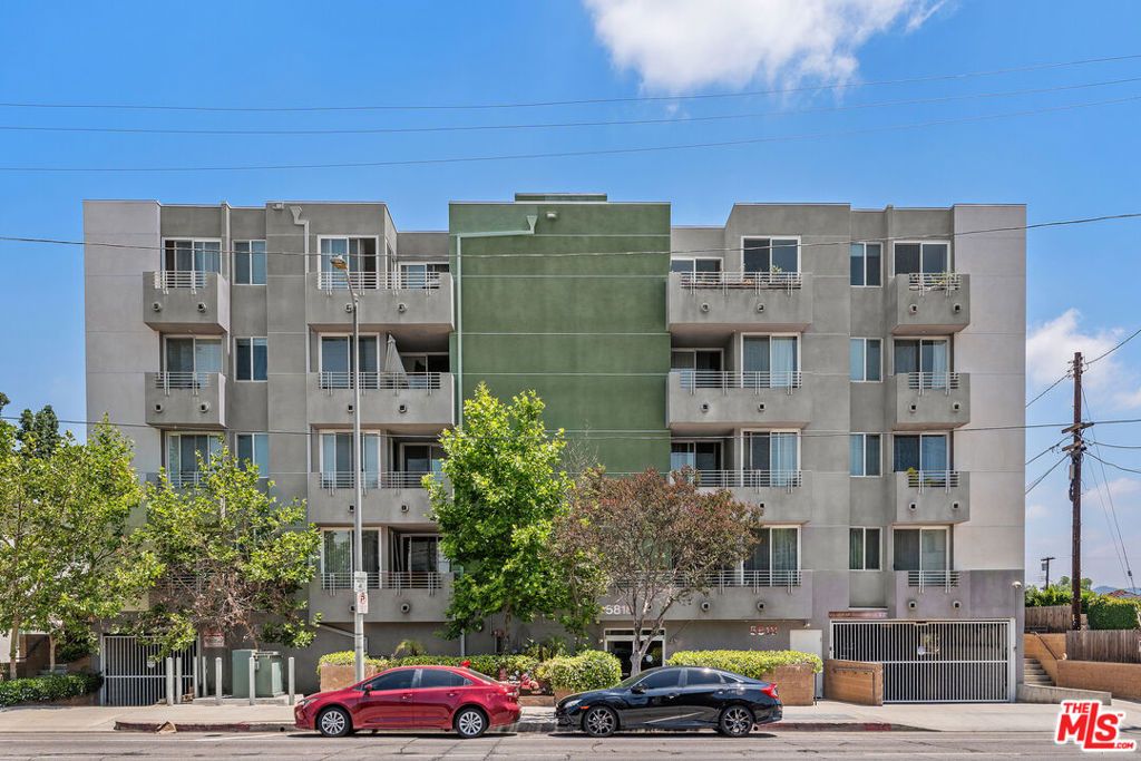 5818 Whitsett Avenue 402, Valley Village, CA 91607