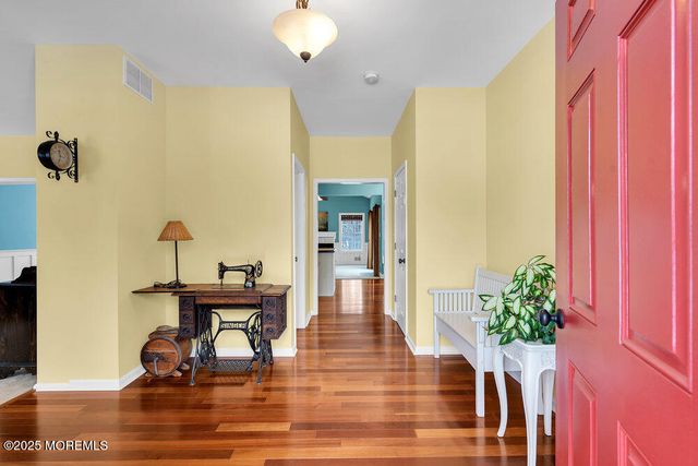 20 Goldfinch Road, Jackson, NJ 08527