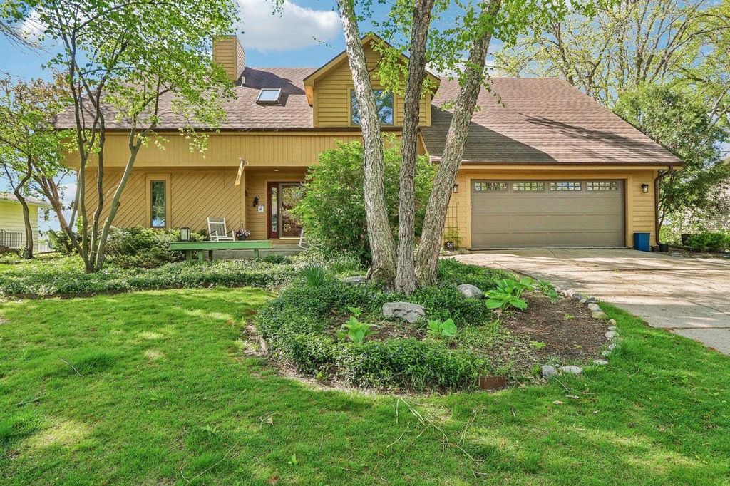 1529 Comanche Glen, Madison, WI 53704