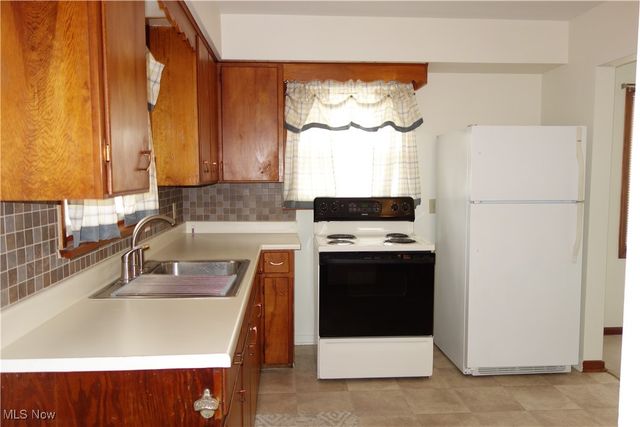 449 W Long Lake Boulevard, Portage Lakes, OH 44319