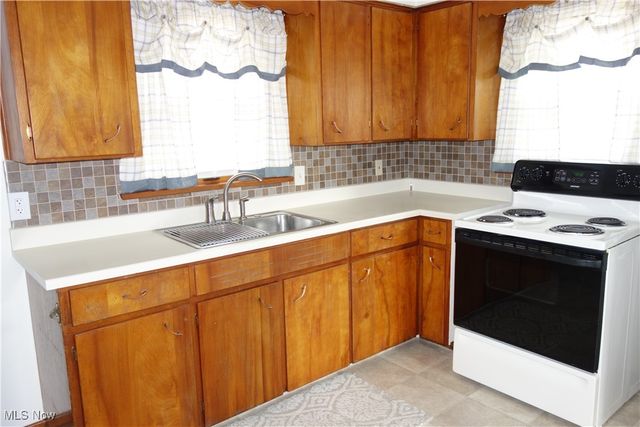 449 W Long Lake Boulevard, Portage Lakes, OH 44319